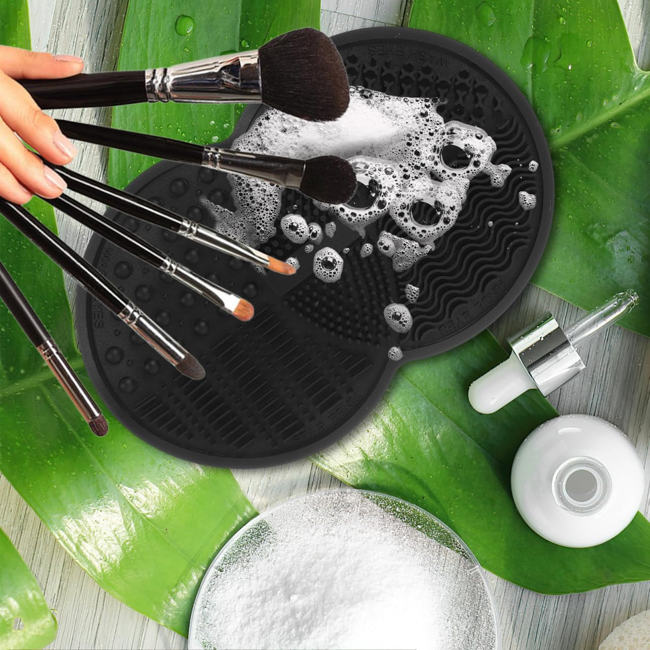 Makeup Brush Cleaner Makeup Tool Cleaner Pad Cleaner Mat for Makeup Tools Makeup Tool Cleaning Pad Cleaner Mat for Makeup Brush Make up Cleaning Bowl, 16.80X10.80X0.80CM, Black